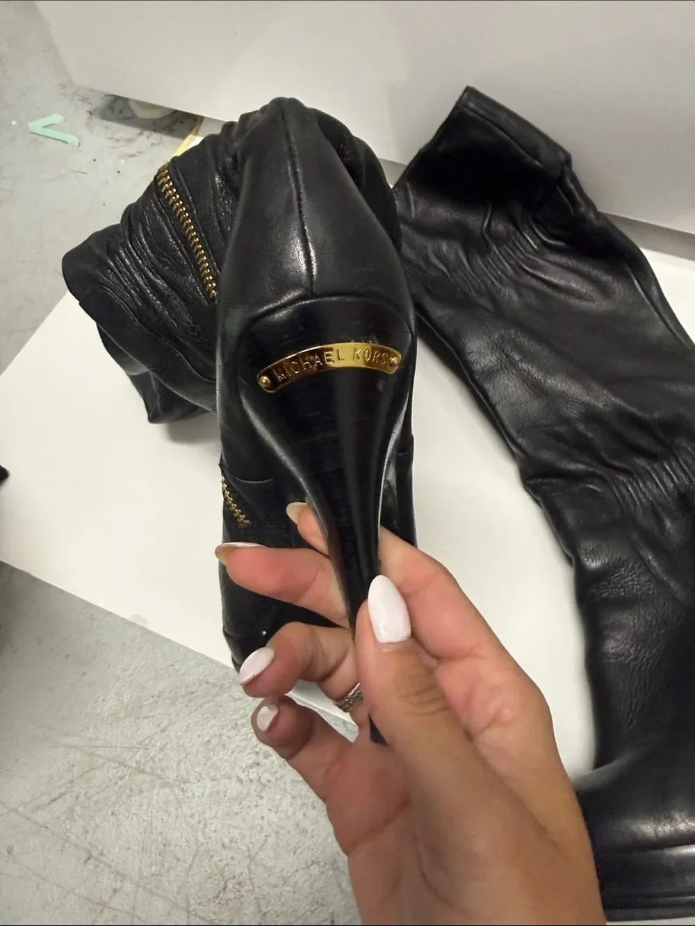 Michael Kors Soze 7.5 Black Leather Slouch Knee-High Heeled Boots - LIKE NEW